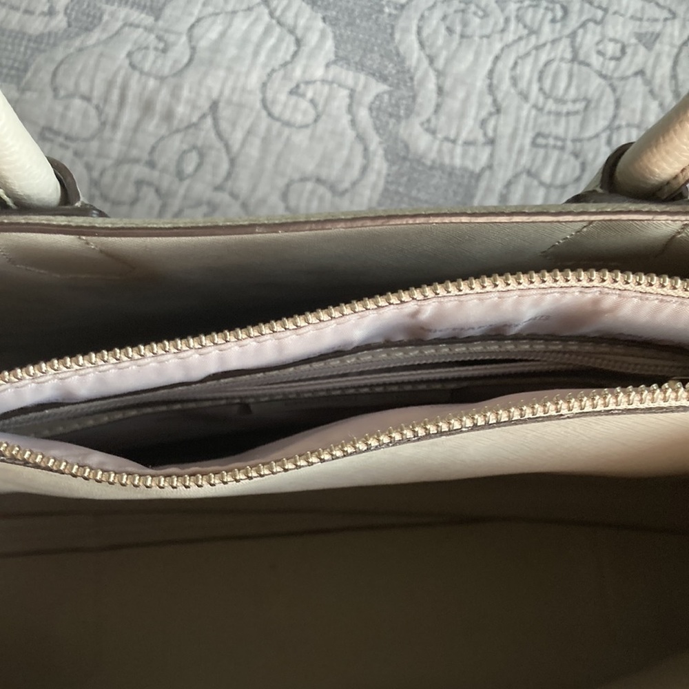 Good used condition Michael Kors large grey mercer accordion tote - Picture 4 of 6